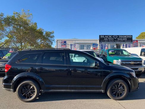 Used 2017 Dodge Journey SXT w/ Comfort/Convenience Group image 8
