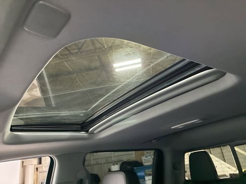 Used 2020 Chevrolet Silverado 2500 LTZ w/ LTZ Premium Package image 33