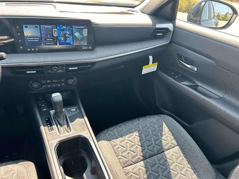 New 2026 Nissan Kicks SV w/ SV Premium Package FWD image 19