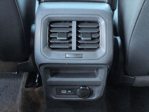 Used 2023 Volkswagen Tiguan SE R-Line image 17