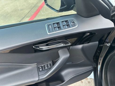 Used 2019 Jaguar F-PACE S image 32