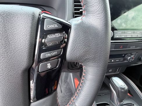 Used 2022 Nissan Frontier PRO-4X image 15