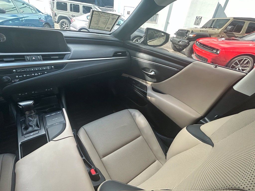 Used 2020 Lexus ES 350 w/ Premium Package FWD image 11