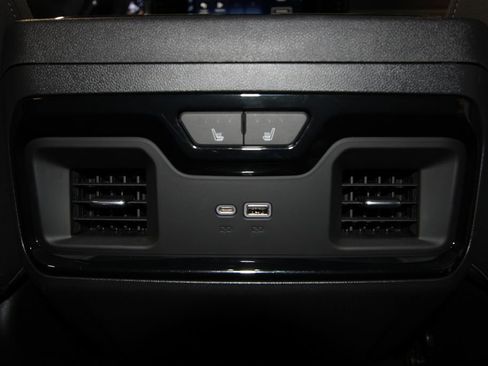 Used 2023 Chevrolet Silverado 1500 ZR2 w/ Technology Package AWD/4WD image 33