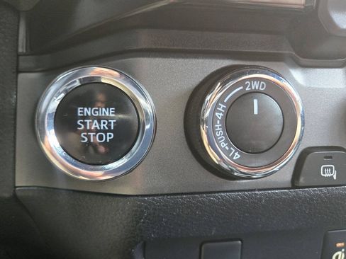 Used 2016 Toyota Tacoma TRD Off-Road w/ Towing Package AWD/4WD image 20