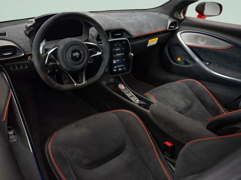 Used 2023 McLaren Artura RWD image 25