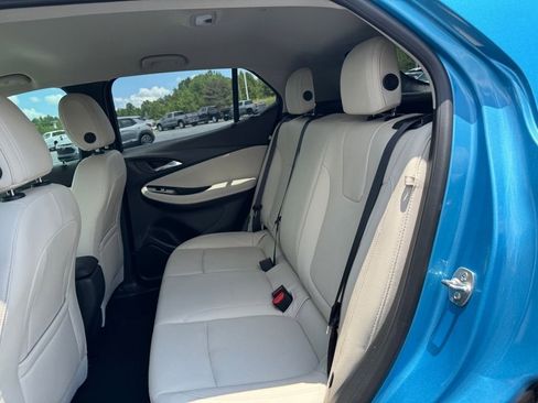 Used 2025 Buick Encore GX Sport Touring image 11