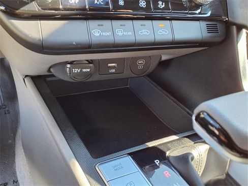 Used 2024 Hyundai Elantra SEL image 20