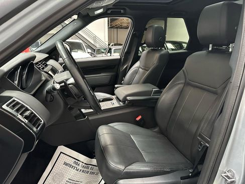 Used 2018 Land Rover Discovery SE AWD/4WD image 16