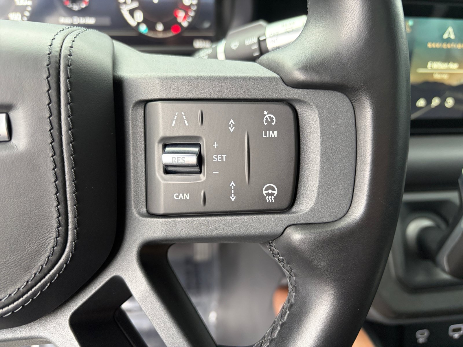 Used 2021 Land Rover Defender 110 X-Dynamic HSE AWD/4WD image 15