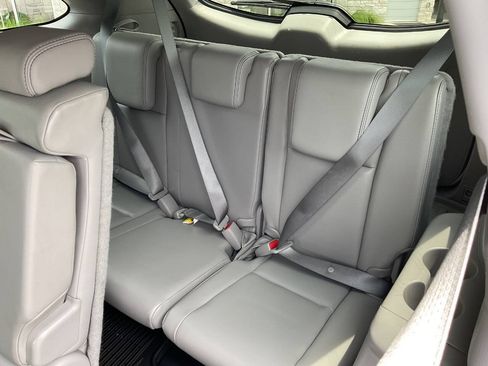 Used 2016 Toyota Highlander XLE AWD/4WD image 35