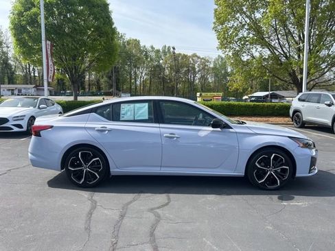 Used 2024 Nissan Altima 2.5 SR FWD image 5