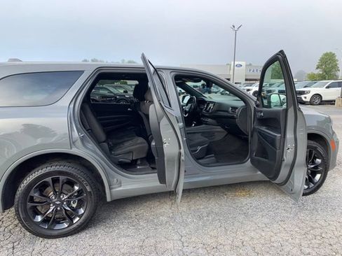 Used 2022 Dodge Durango SXT w/ Blacktop Package AWD/4WD image 11