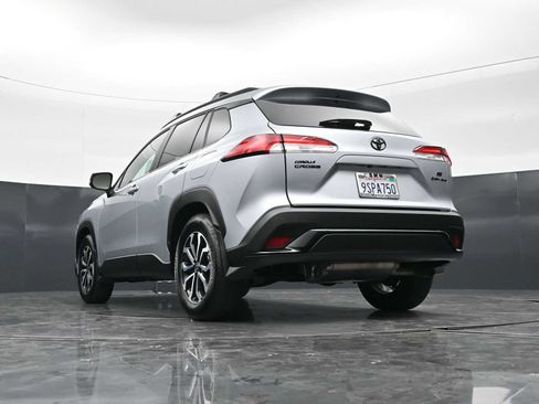 Used 2025 Toyota Corolla Cross AWD Hybrid w/ Moonroof Package image 30