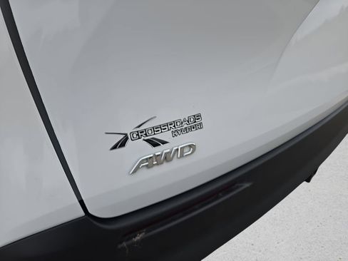 Used 2024 Toyota Sienna LE image 9