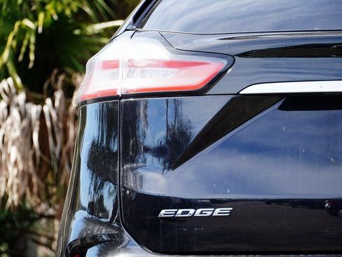 Used 2020 Ford Edge SEL image 7