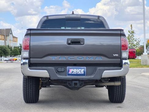 Used 2023 Toyota Tacoma TRD Off-Road AWD/4WD image 7