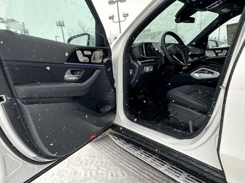 New 2026 Mercedes-Benz GLS 450 4MATIC image 21