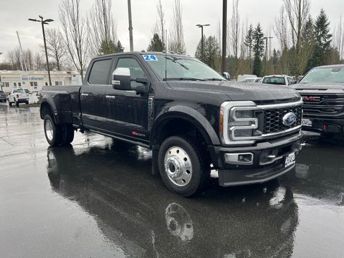 Used 2024 Ford F450 Platinum image 3