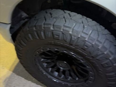 Used 2025 Ford F250 Platinum image 4