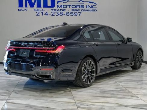 Used 2021 BMW 740i w/ M Sport Package RWD image 12