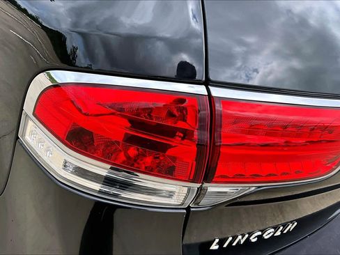 Used 2013 Lincoln MKX FWD image 28