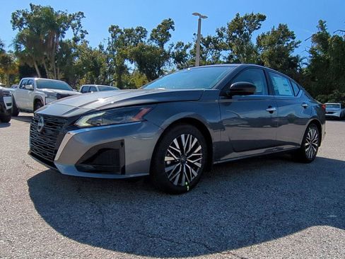 New 2025 Nissan Altima 2.5 SV image 2
