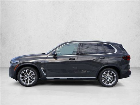 Used 2026 BMW X5 xDrive50e AWD/4WD image 9