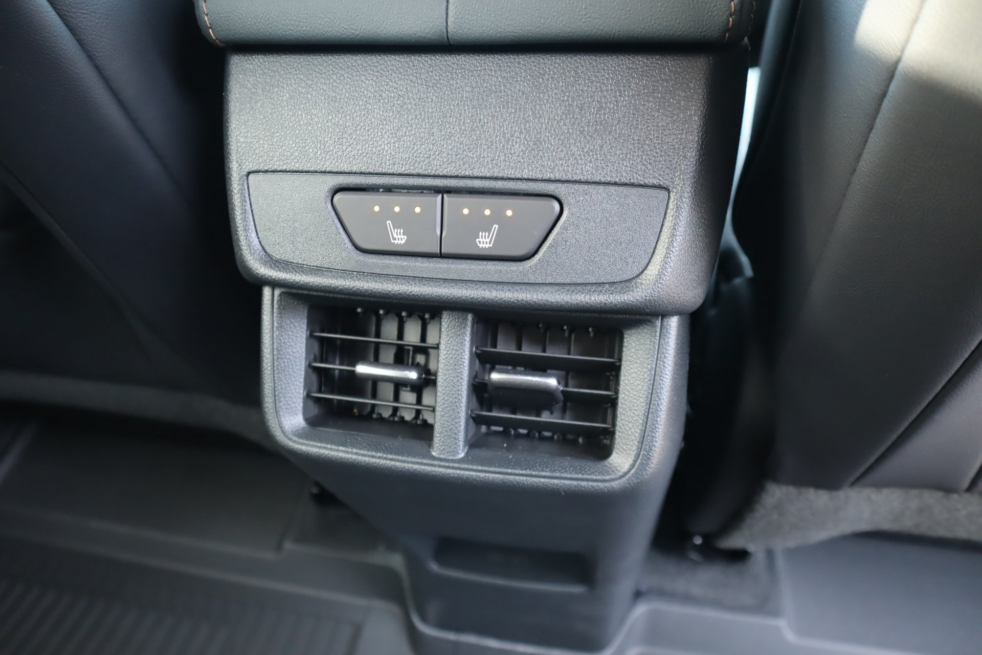 New 2027 GMC Terrain AT4 w/ Convenience Package III AWD/4WD image 18