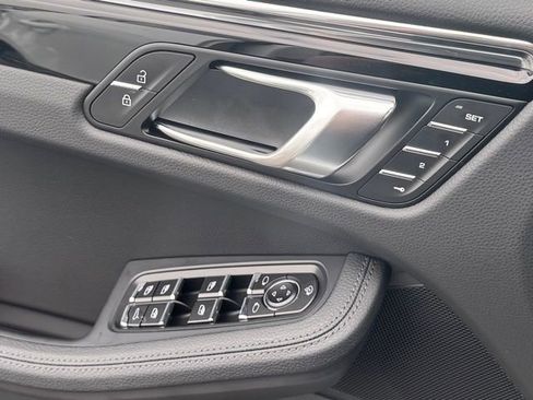 New 2026 Porsche Macan image 14