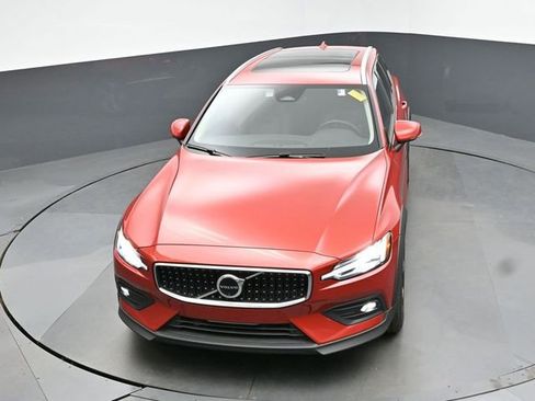 Used 2025 Volvo V60 B5 Cross Country Plus AWD/4WD image 23