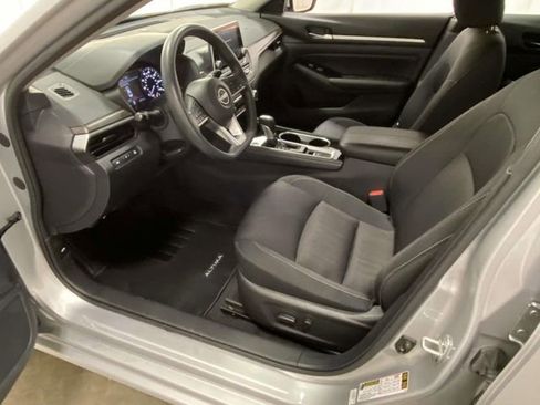 Used 2023 Nissan Altima 2.5 SV image 12