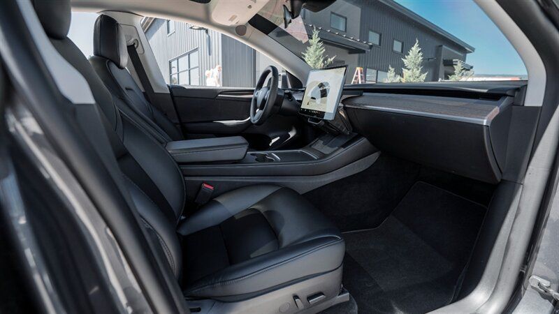 Used 2022 Tesla Model Y Performance AWD/4WD image 21