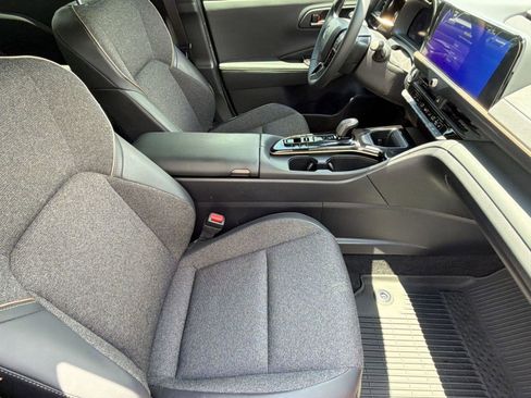 Certified 2024 Toyota Crown AWD/4WD image 33
