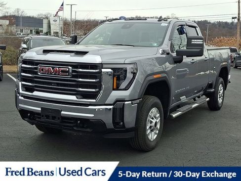 Used 2024 GMC Sierra 2500 SLE w/ SLE Value Package; image 4