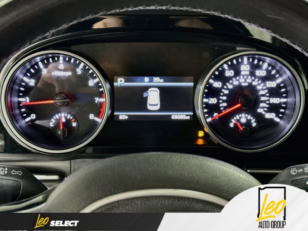Used 2022 Kia Carnival EX FWD image 15