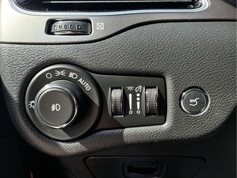 Used 2020 Jeep Cherokee Limited AWD/4WD image 21