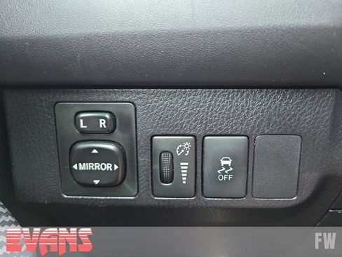 Used 2015 Toyota RAV4 LE FWD image 16