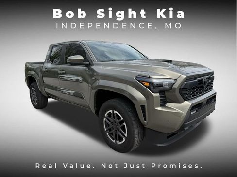 Used 2025 Toyota Tacoma TRD Sport w/ TRD Sport Premium Package image 22