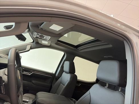 New 2026 Chevrolet Silverado 1500 LTZ w/ LTZ Premium Package image 15