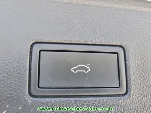 Used 2024 Volkswagen Atlas SE FWD image 16