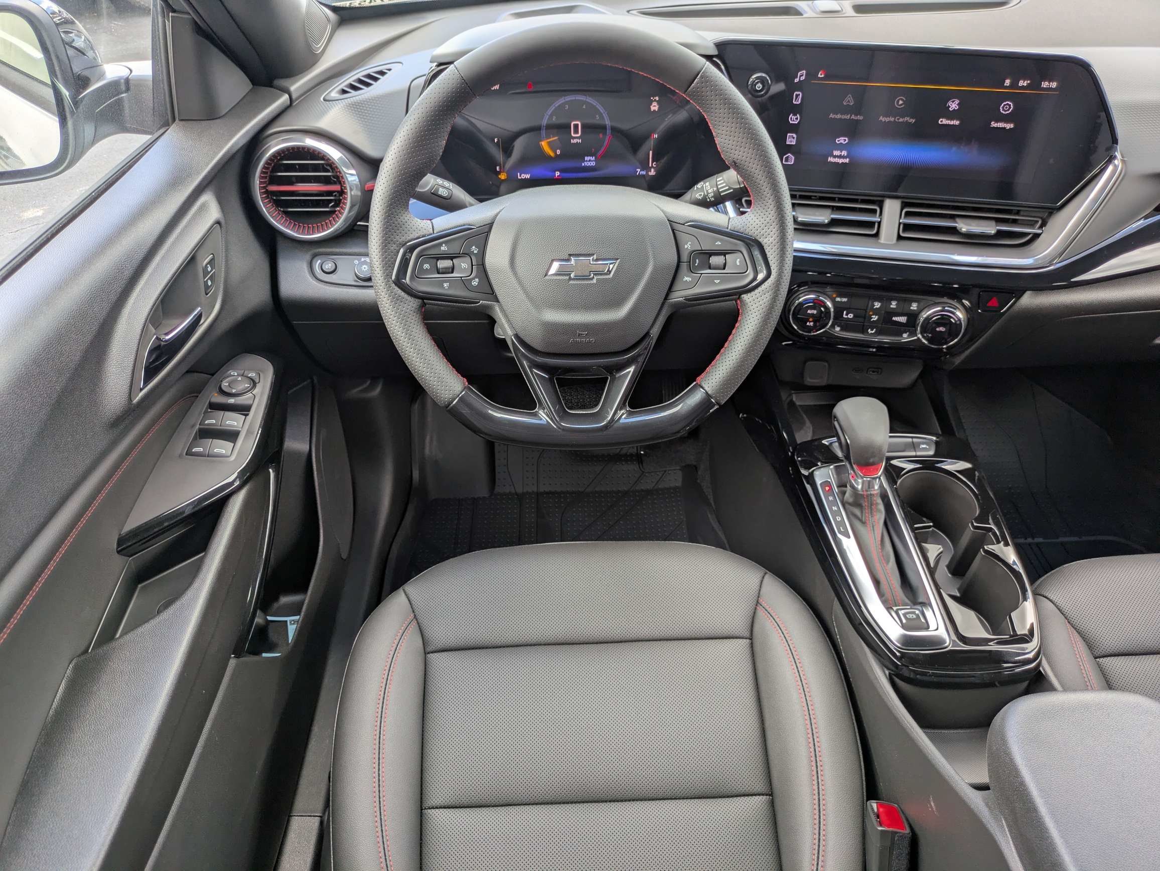 New 2026 Chevrolet Trax RS w/ Sunroof Package FWD image 4