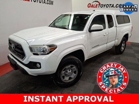 Used 2016 Toyota Tacoma SR5 image 1