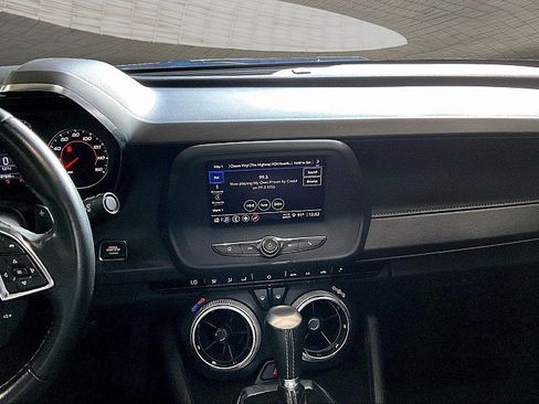 Used 2023 Chevrolet Camaro LT RWD image 5