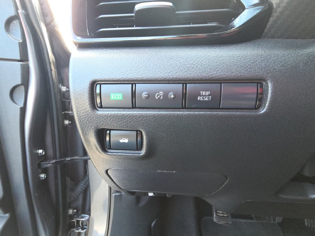 Used 2024 Nissan Sentra SV FWD image 20