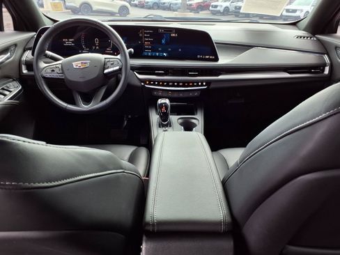 Used 2024 Cadillac XT4 Premium Luxury FWD image 19