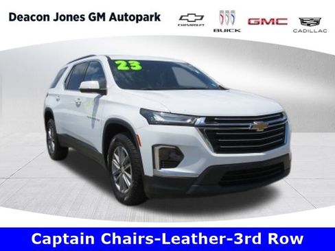 Certified 2023 Chevrolet Traverse LT FWD image 1