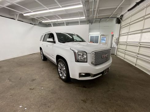 Used 2016 GMC Yukon Denali w/ Open Road Package AWD/4WD image 8