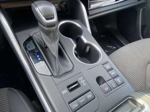 Used 2023 Toyota Highlander LE image 29