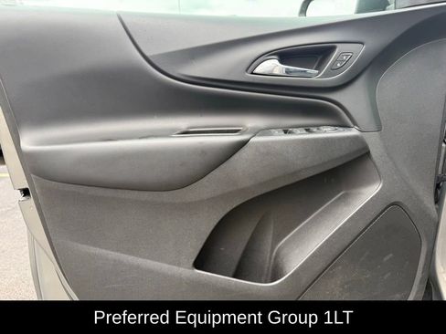 Used 2018 Chevrolet Equinox LT w/ LPO, Floor Liner Package FWD image 5